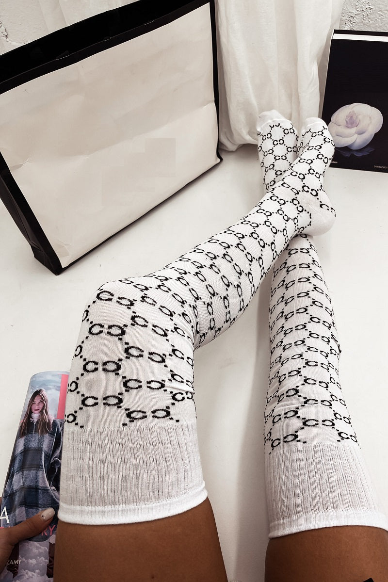 Damen Overknee Socken mit mit geometrischem CC Muster - Weiß